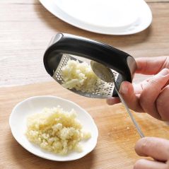 1pcs Stainless Steel Garlic Press Manual Garlic Mincer Chopping Garlic Tools Curve Fruit Vegetable Tools Kitchen Gadgets