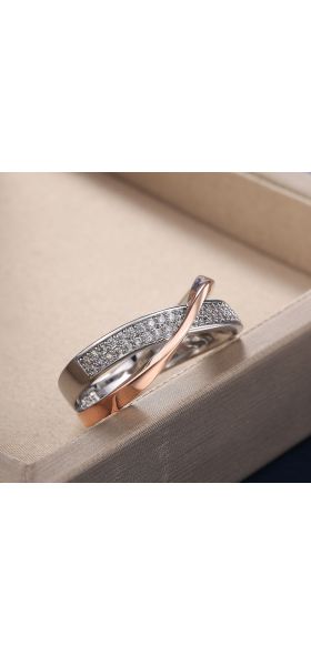 Huitan Newest Fresh Two Tone X Shape Cross Ring for Women Wedding Trendy Jewelry Dazzling CZ Stone Large Modern Rings Anillos