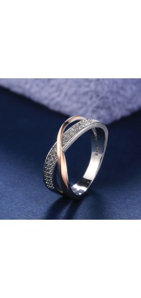 Huitan Newest Fresh Two Tone X Shape Cross Ring for Women Wedding Trendy Jewelry Dazzling CZ Stone Large Modern Rings Anillos